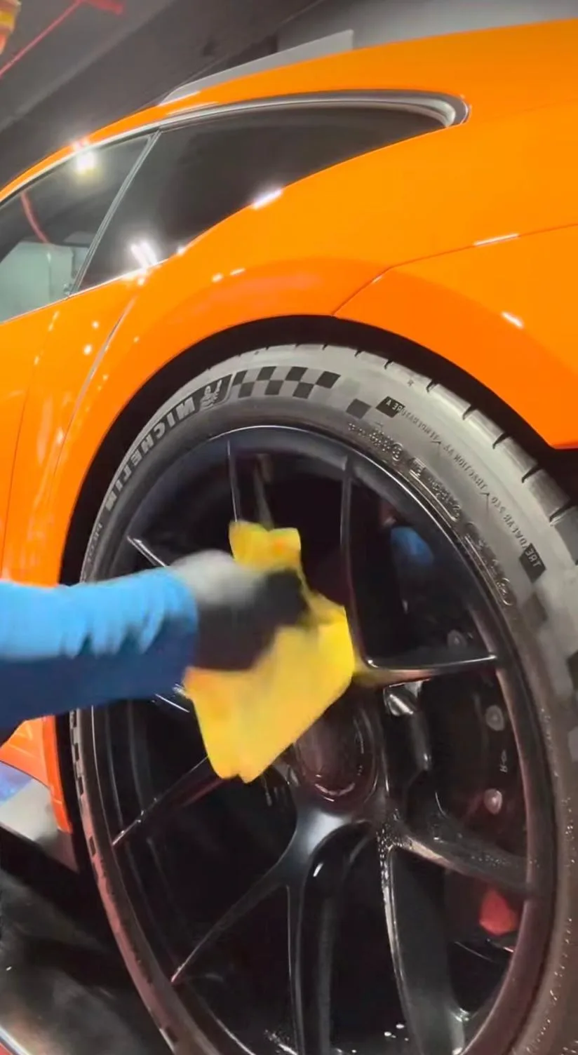 Performance vehicle wheel detailing